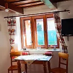 Vandor Kakas Vendeghaz Dezsafuerdovel Case de vacanță