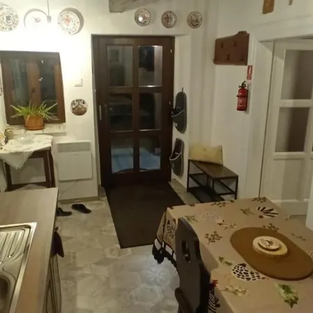 Vandor Kakas Vendeghaz Dezsafuerdovel Tatil Evi *